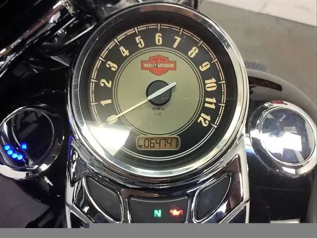 2011 Harley-Davidson FLSTC Heritage Softail Classic in Street, Cruisers & Choppers in City of Toronto - Image 14