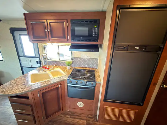 2014 Heartland WILDERNESS 2175RB  in Travel Trailers & Campers in St. Albert - Image 10