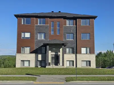 GRAND 5 ½ | ROCK FOREST | DISPONIBLE JUILLET