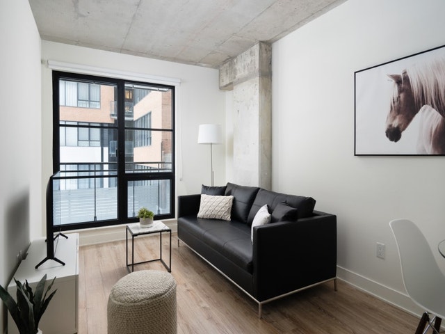 650 rue Wellington — photo 1