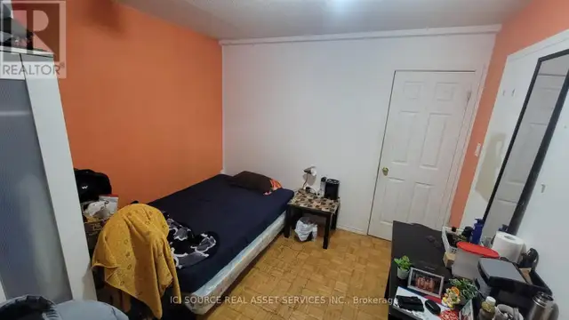 24 Mattari Court Toronto (West Humber-Clairville), Ontario, photo 3 of 4