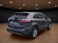 Price includes $1,000 finance credit. Price does not include fees or taxes. Step into the 2022 Ford... (image 4)