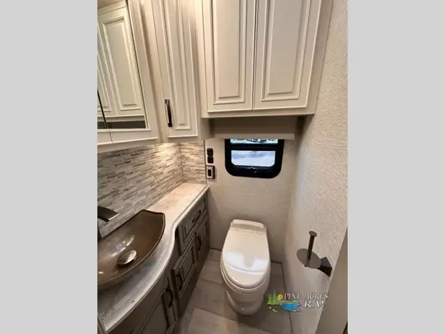 2025 Newmar Dutch Star 4369 Black Out Package in RVs & Motorhomes in Moncton - Image 50