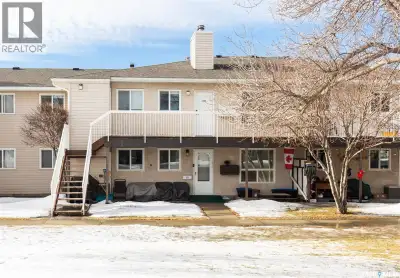 Welcome to this cozy and charming condo located in the highly desirable Sunningdale neighborhood. Fa...