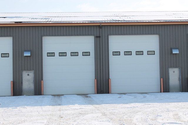 Commercial/Industrial Truck & Shop Bays for Rent in Drayton Vall in Commercial & Office Space for Rent in Edmonton