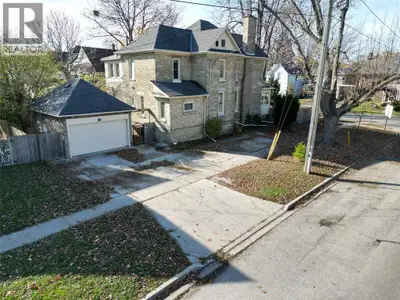 This multi-unit house is a stand-out gem. Walking distance to downtown & waterfront, in a great loca...
