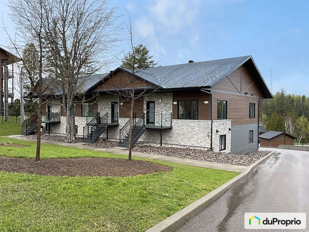 $525,000 - Townhouse for sale in Jonquière (Jonquière) — photo 1