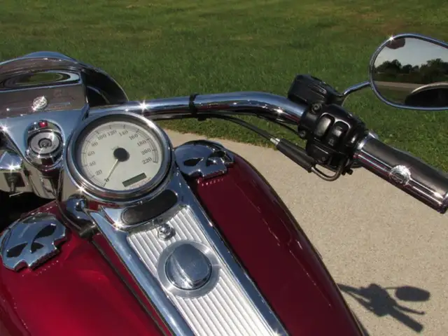 2004 Harley-Davidson FLHRSI Road King Custom in Sport Touring in Leamington - Image 31