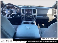 2022 Ram 1500 Classic Warlock Experience the Ram 1500 Classic Warlock with just 93183 km, finished i... (image 9)