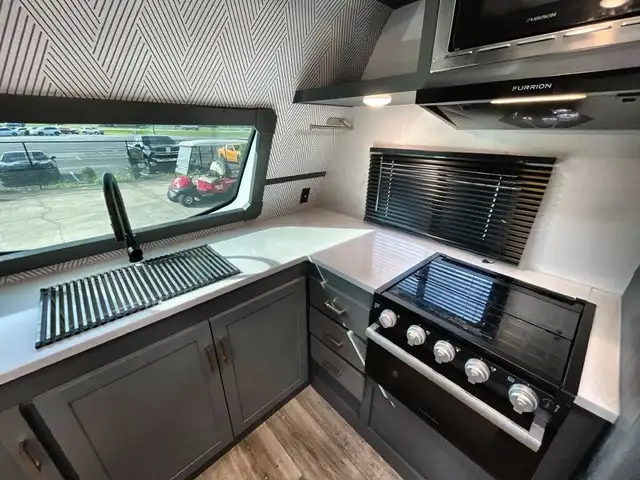 2023 KEYSTONE PREMIER ULTRALIGHT 25FKPR (FINANCING AVAILABLE) in Travel Trailers & Campers in Cambridge - Image 10