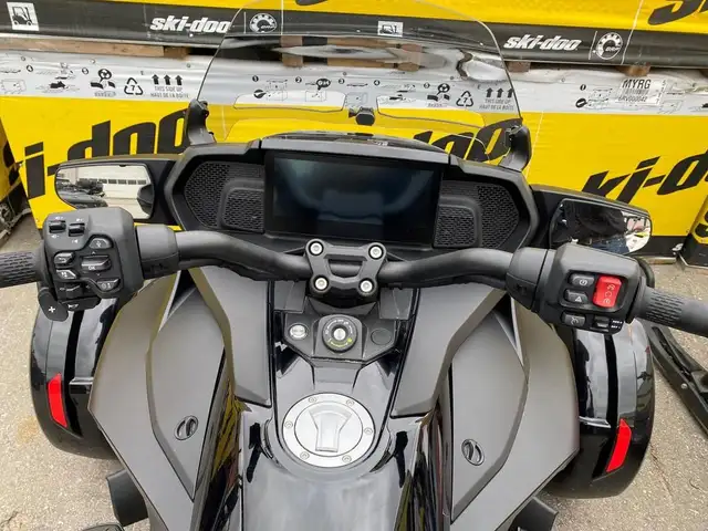 2024 Can-Am Spyder F3 Limited in Street, Cruisers & Choppers in Kitchener / Waterloo - Image 9