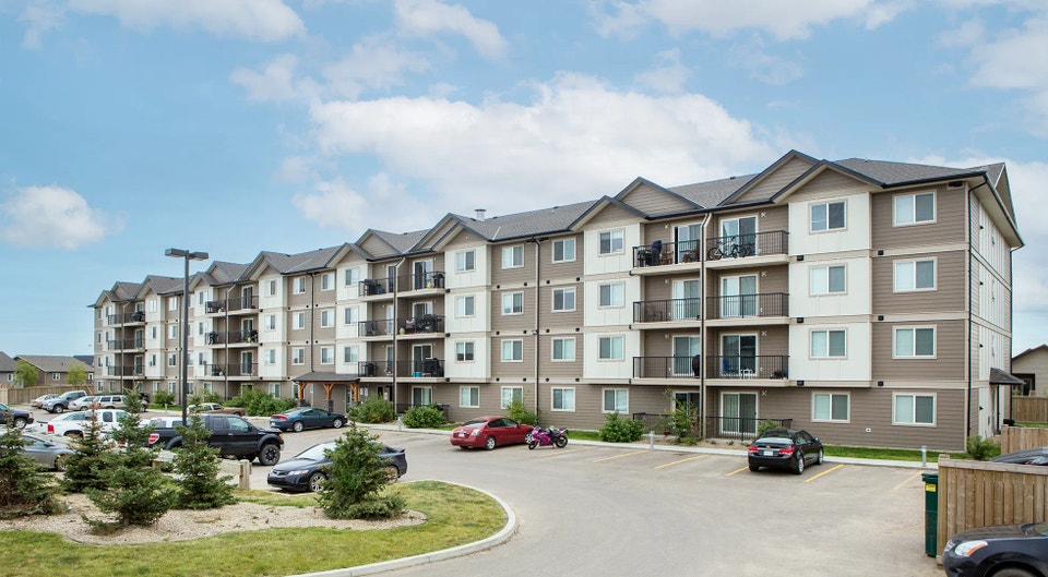 Pet-Friendly Two Bedroom One Bath with In-suite Laundry for Rent 2