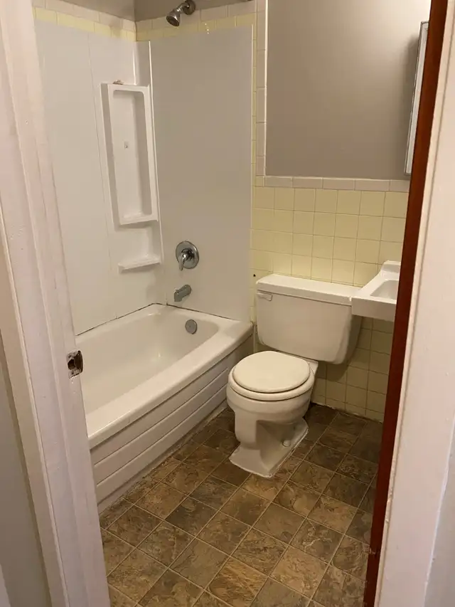 2 BEDROOM, ** SUMMER SPECIAL RATE! ** EAST, PETS WELCOME! in Long Term Rentals in Saint John - Image 6