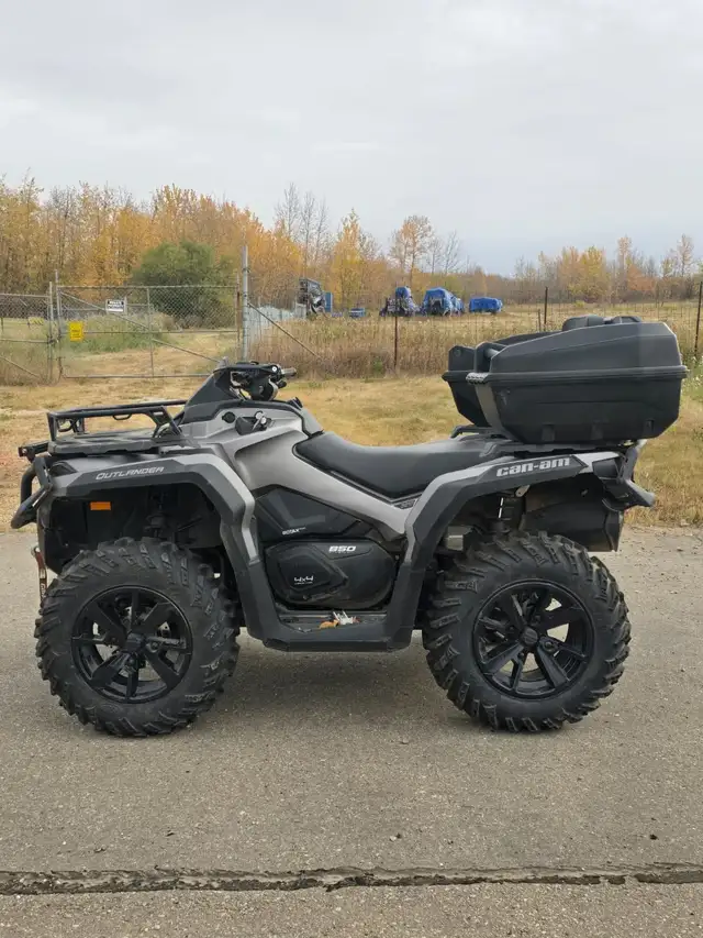 2023 CAN AM OUTLANDER XT 850-BLACK! in ATVs in Edmonton - Image 6
