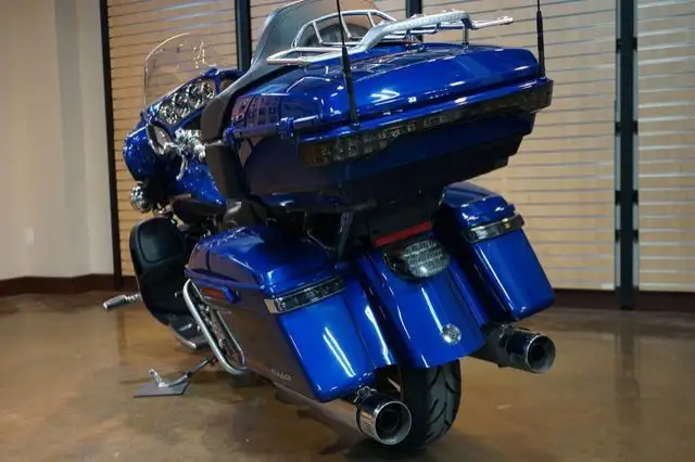 2020 Harley-Davidson FLHTKSE - CVO Limited in Sport Touring in Lethbridge - Image 14