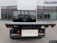 This Ford Super Duty F-550 DRW has a dependable Regular Unleaded V-8 7.3 L engine powering this Auto... (image 3)