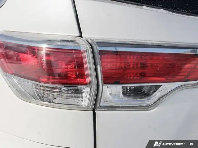 2015 Toyota Highlander LE | Heated Seats | AWD | Power Tailgate in Cars & Trucks in London - Image 16