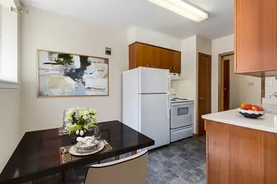 Modern Apartments with Air Conditioning - Lady Robinson Apartmen