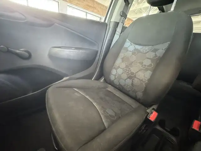 2017 Chevrolet Spark 5dr HB CVT LS in Cars & Trucks in Longueuil / South Shore - Image 28