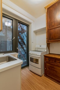 Akelius two bedroom apartment for rent. Located near Claremont in the Notre-Dame-De-Grace neighborho... (image 5)