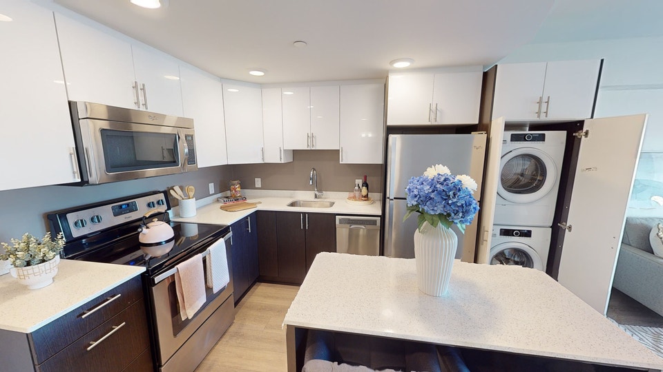 Apartment for Rent at LIV Apartments, Centretown West 2