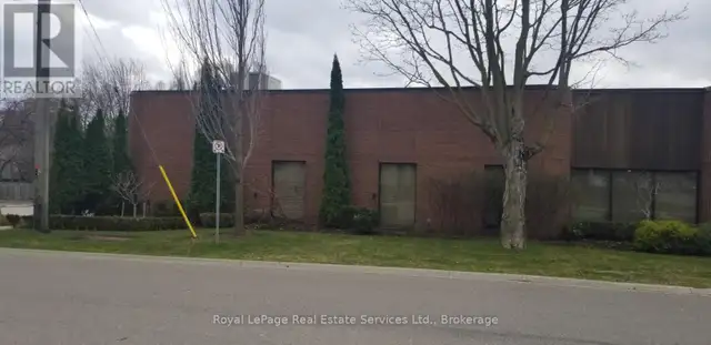 1 - 60 LAKESHORE ROAD W Oakville (CO Central), Ontario in Commercial & Office Space for Rent in Oakville / Halton Region - Image 6