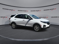 The used 2022 Chevrolet Equinox LS AWD is a smart choice for drivers who want confidence, comfort, a... (image 1)