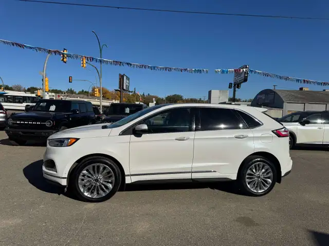 2024 Ford Edge Titanium582383873735403521
