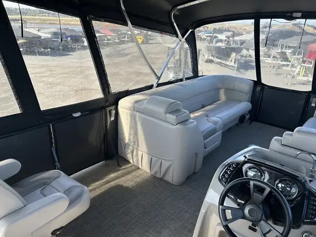2018 Princecraft QUORUM 25RL in Powerboats & Motorboats in Québec City - Image 25