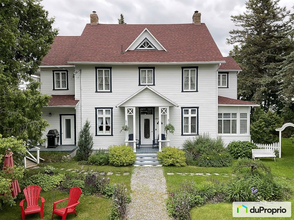 $818,700 - 2 Storey for sale in La Malbaie (Pointe-Au-Pic) — photo 1