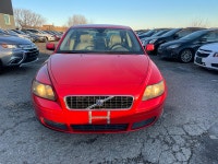Zoomer Auto 2006 Volvo S40 Comes Sunroof, Backup Sensors, Alloy Wheels, Keyless Entry and Much More... (image 1)