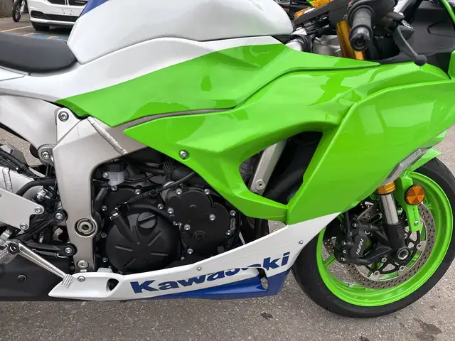 2024 Kawasaki Ninja ZX-6R ~ NINJA ZX-6R ~ 40TH ANNIVERSARY ~ LOW in Sport Bikes in City of Toronto - Image 27