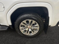 Welcome to Capital GMC! This 2026 GMC Sierra 1500 in Glacier White Tricoat is equipped with 4WD and... (image 8)