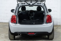 *English below* *Français:* Cette charmante MINI COOPER 3 Door se présente dans une élégante livrée... (image 7)