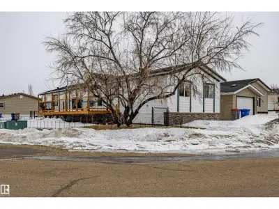 Welcome to Parkland Village. This charming 4 bedroom 2 bathroom modular home has the comfort of a fi...