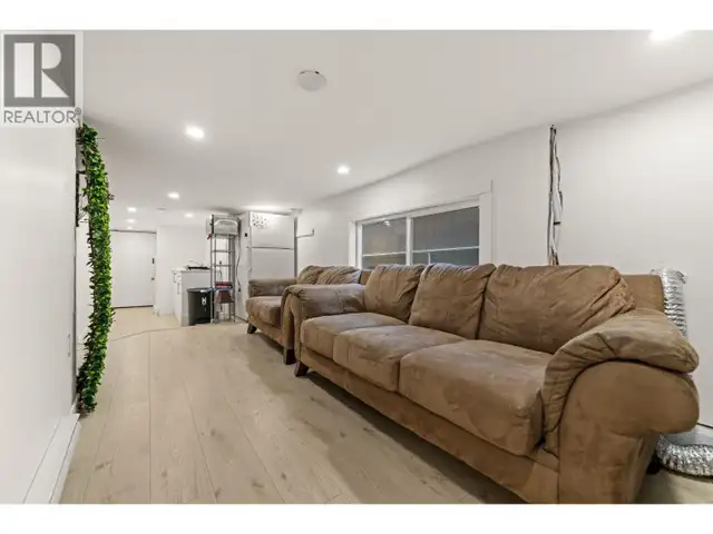 266 E 32ND AVENUE Vancouver, British Columbia in Houses for Sale in Vancouver - Image 25