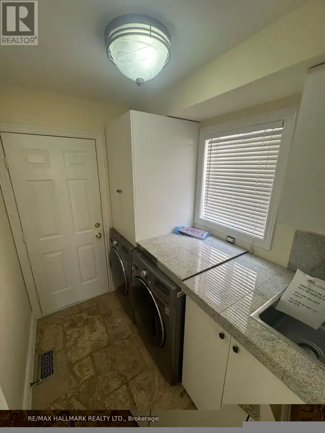 203 LANDSBRIDGE STREET Caledon (Bolton East), Ontario in Houses for Sale in Oakville / Halton Region - Image 14