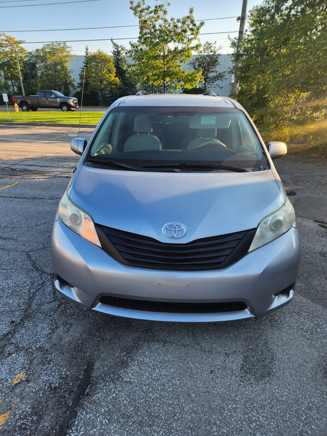 2011 TOYOTA SIENNA V6 7 PASSENGER in Cars & Trucks in City of Toronto