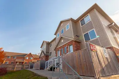 265 Lawrence Avenue Townhomes - 3 Bedroom available at 265 Lawre