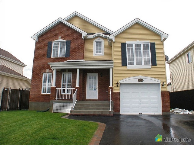 $750,000 - 2 Storey for sale in Chateauguay — photo 1