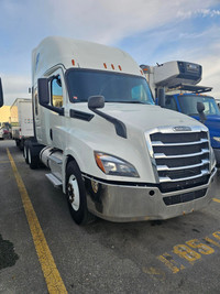 2020 FREIGHTLINER/MERCEDES NEW CASCADIA 126 Tandem Axle Sleeper Tractor - Automatic transmission-606... (image 4)