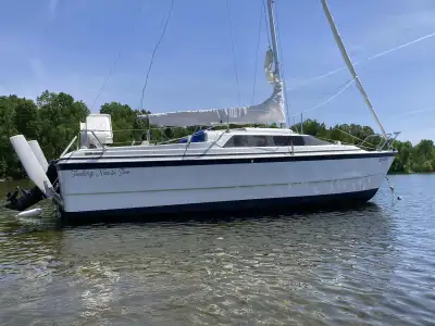 MacGregor 26 X quille retractable. 1 grande voile 1 spi 1 genois sur enrouleur sonar gps Hummingbird...