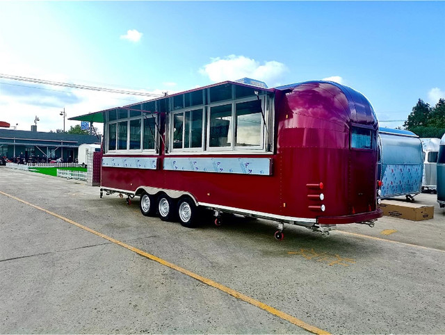 food truck Concession Trailers food trailer 26ft in Industrial Kitchen Supplies in Burnaby/New Westminster - Image 3