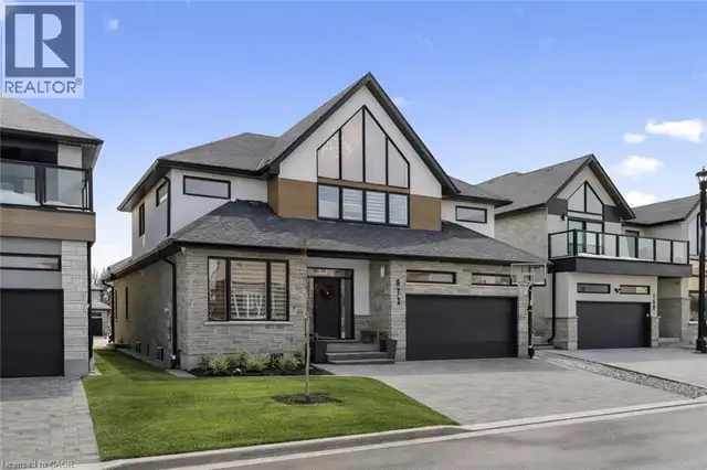 972 STONECLIFFE Walk Unit# 18 Kitchener, Ontario in Houses for Sale in Kitchener / Waterloo - Image 3