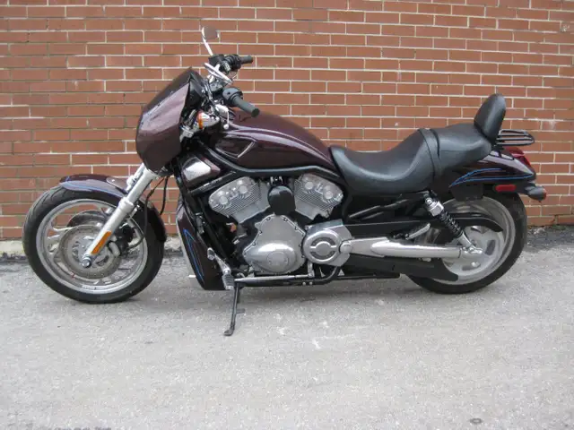 2005 Harley-Davidson VRSCB V-Rod in Street, Cruisers & Choppers in City of Toronto - Image 11
