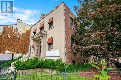 Part of the Hendriks Business Centre building, this very affordable lower level office space offers...