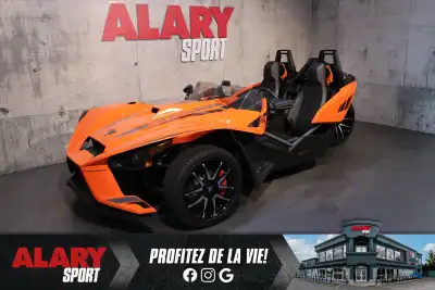 Alary Sport Ce POLARIS SLINGSHOT R AUTODRIVE 2023 est disponible DÈS MAINTENANT! Contactez-nous au 4...
