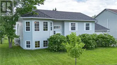Spacious 6-Bedroom Home with Potential Granny Suite in Oromocto! Wow - looking for space, versatilit...