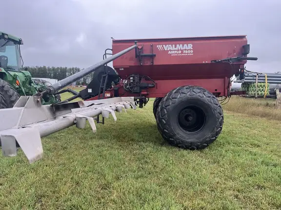 2012 Valmar 7600 in Farming Equipment in Lloydminster - Image 2