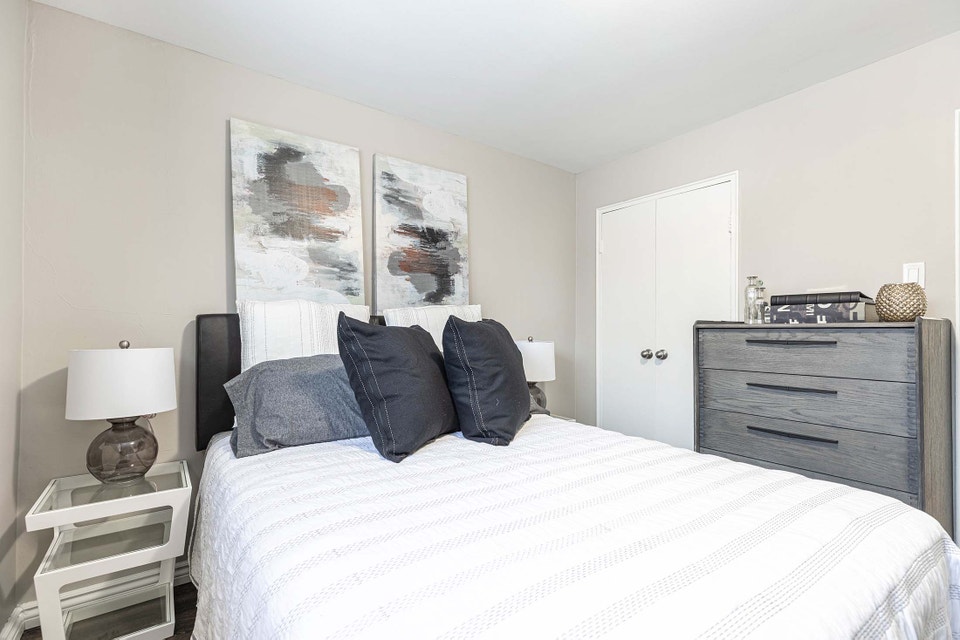 Practical, Affordable 1 Bedroom Apartment Minutes to Downtown 5